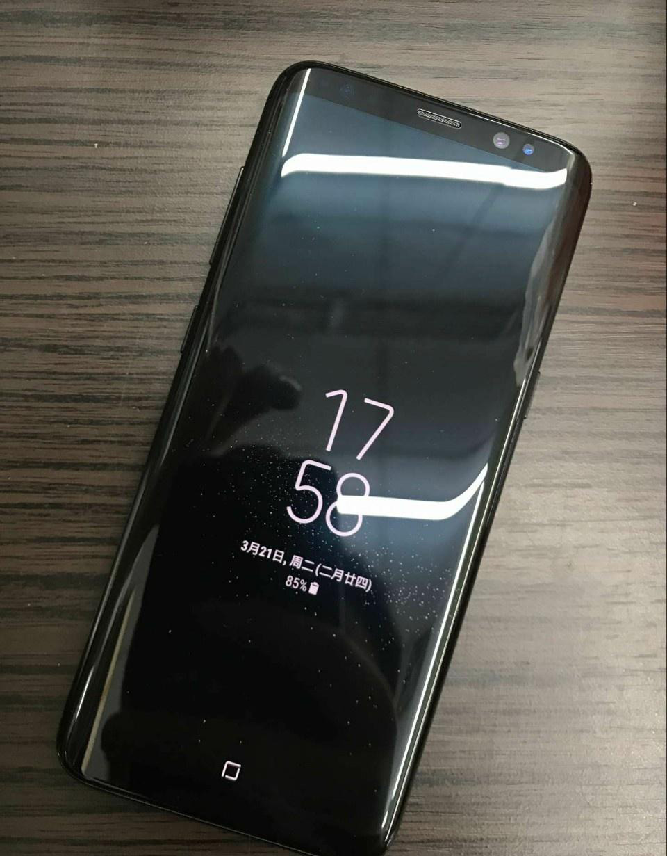 Samsung S8 Фото